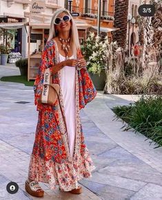 Maxi Dress Boho Style, Morocco Trip, Kimono Styles, Boho Chic Style Outfits, Long Shrug, Maxi Dress Boho Chic, Shabby Chic Clothes, Casual Kimono, Kimono Design