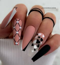 Discover the most eye-catching and stylish nail designs of 2024 that will elevate your look to the next level Wow Nails, Girly Acrylic Nails, Dope Nail Designs, Coffin Nails Designs, Fancy Nails, Dope Nails, Short Acrylic Nails