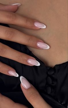 Nail For Graduation, Neutral Trendy Nails 2024, French Nails Round, Graduation Nails Almond, Graduation Nails Acrylic, Nails For Graduation, Graduation Nails Ideas, Nails Graduation, Grad Nails