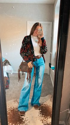 Casual Western Outfits For Women, 70s Western Fashion, Casual Western Outfits, Vintage Western Fashion, Punchy Outfits, Western Girl Outfits, Casual Country Outfits, Cowgirl Style Outfits