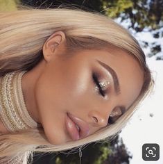 Make Up Diy, Gold Eye Makeup, Summer Makeup Looks, Beautiful Eye Makeup, Honey Hair, Festival Makeup, Gold Eyes, Makati, Summer Makeup