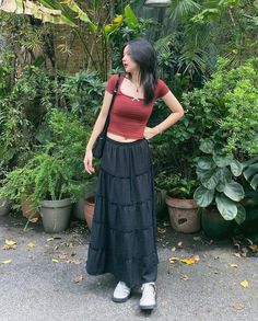 Cute Long Skirt Outfits Korean, Tiered Maxi Skirt Outfit, Autumn Fragrance, Modest Girly Outfits, Maxi Skirt Outfit, Long Skirt Outfits, Korean Fashion Outfits