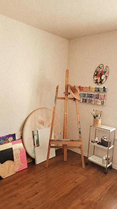 Artist | art studio | paint display | acrylic paint | small space Small Art Studio, Art Studio Organization