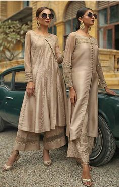 Churidar Models, Asian Wedding Outfits, Pakistani Party Wear Dresses, Dress Patterns Diy, Heavy Dresses, Designer Kurti Patterns, Pakistani Fashion Casual, Pakistani Wedding Outfits, Long Kurti Designs