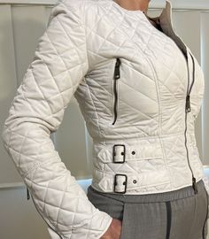 Burberry, white quilted jacket, original stylish and soft. White Quilted Jacket, White Quilt, Womens Jackets, Quilted Jacket, Vest Jacket, Burberry, Shoe Accessories, Jackets For Women, Women Accessories