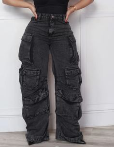 Aesthetic Cargo Pants Outfit, Cargo Pants Outfit Girl, Cargo Pants Outfit Summer, Cargo Pants Outfit Fall, Cargo Pants Outfit Winter, Cargo Pants Outfit Black, Girls Cargo Pants, Cargo Skirt Outfit, Pants Outfit Fall