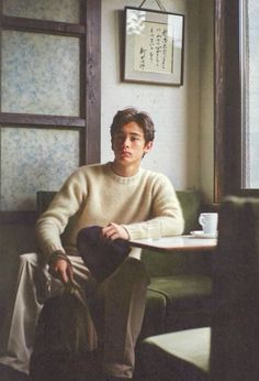 90s Fashion Men Outfits, Fashion Men Outfits, Mens Fall Outfits, 90s Fashion Men, 일본 패션, Hot Sweater, Mens Outfit Inspiration, Photography Poses For Men, Men Fashion Casual Outfits