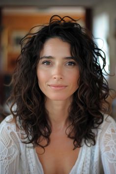 Curly Hairstyles for Women Over 40 Middle Part Curly Hair, Curly Shag Haircut, Natural Curly Hair Cuts, Medium Curly, Curly Hair Photos, Long Face Hairstyles, Long To Short Hair, Medium Curly Hair Styles, Haircuts For Curly Hair