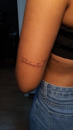 Tatto delicada Tetelestai Tattoo Women, Christian Girl Tattoos, Inside Bicep Tattoo Women, Tetelestai Tattoo, Inside Bicep Tattoo, Bicep Tattoo Women, Lil Doodles, Grace Tattoos