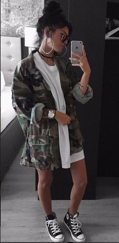 Outfits que puedes armar aplicando el ‘Ave María dame puntería’ Craig Mcdean, 30 Outfits, Camo Jacket, Mode Inspo, Outfit Goals, Fashion Streetwear, Mode Inspiration, Outfits Casuales