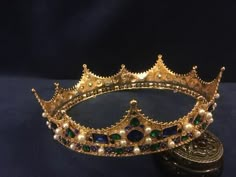 Medieval gold or silver crown metal king queen baronial coronet pearls gems Fantasy Crowns King, Gold Crown Aesthetic, Medieval Queen Crown, Midevil Crowns Queen, Medieval Crown Queens, Medieval Crown King, Metal King Crown, Crown Medieval, Era Medieval