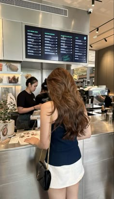 Cafe Outfit Aesthetic, Soft Feminine Aesthetics, Celana Jins Wanita, Soft Feminine Outfits, Quotes Celebrities, Neat Casual Outfits, Feminine Outfits, Hairstyle Fashion, Soft Feminine