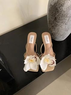 LBSFY - Shoes Low Ladies' Slippers Rome Rubber Fabric Slides Hoof Heels Shoes Woman 2024 Low Slipper Slides Fabric Rubber Rome Hoof Luxury Slides, Bow Fashion, Rubber Flip Flops, Modern Sandals, Roman Sandals, Square Toe Sandals, Floral Heels, Mary Jane Shoes Womens, Designer Pumps