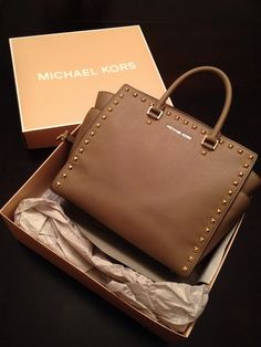 Michael Kors Handbags #Michael #Kors #Handbags Pinterest For Men, Rich Clothes, Unique Handbag, Classic Style Outfits, Cheap Michael Kors, Beautiful Stationery, Michael Kors Outlet, Cheap Handbags, Coach Outlet