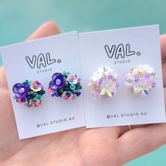 Floral stud earrings ✨️ 😍 #studearrings #earringsofinstagram #earrings #earringoftheday #jewelryofinstagram #jewelry #jewelrymaker #seedbeadearrings #seedbeadjewelry #seedbeads #embroidery #beadembroideryjewelry #felt #sequins #sequinearrings #farnorthqueensland #portdouglasaustralia #portdouglas #madeinportdouglas #madeinaustralia #handcrafted #handmadejewelry #handmadewithlove