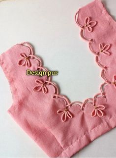 Neckline Designs Blouses, Cloth Patch Work Blouse Designs, Back Patch Work Blouse, Lace Designs For Blouse, Blouse Design Images Back Neck, Blawos Design New Hand, Cotton Blouse Design Back Neck, Blouse Back Flower Design, Blouse Necks Latest