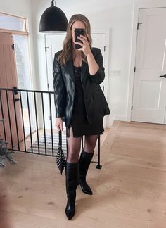 15+ Winter Going Out Outfits That Are Chic & Toasty for 2024 Leather Blazer Outfits, Cute Leather Jackets, Minimalist Wardrobe Essentials, Chic Style Inspiration