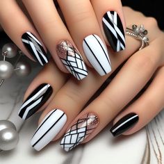 Pretty Nail Art Designs, Pretty Nail Art, Nails 2024, Cute Nail Designs, Body Tattoos, Black Nails, Simple Nails, Tennis Shoes, Art Designs