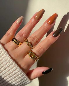 42 Gorgeous Fall Nails That Are Trending This Year - With Houna Neon Nail Colors, Best Fall Nails, Fall Nails 2023, Christmas Nail Colors, Red Nail Art Designs, Fall Nail Ideas, Fun Nail Colors, Pumpkin Nails