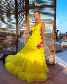 Long Party Dresses, Yellow Wedding Inspiration, Dresses Wedding Guest, Chiffon Evening Dresses, Wedding Guest Dresses, Women's Evening Dresses, Guest Dress, Party Outfits, Party Dress Long