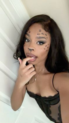 cheetah leopard makeup Deer Halloween Makeup Black Women, Halloween Lepord Costume, Cheetah Face Makeup Halloween, Animal Print Halloween Makeup, Black Leopard Halloween Costume, Leopard Costume Ideas, Black Panther Animal Costume, Panther Halloween Costume Women, Panther Costume Halloween