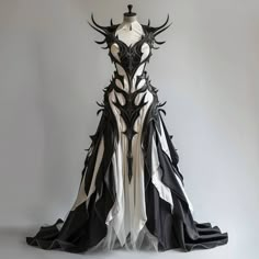 Fashion Of The Future, Dark Fantasy Costume, Dark Dresses Elegant, Dark Futuristic Fashion, How To Style Your Clothes, Organic Forms Design, Villain Clothes, Mythical Outfits, Powerful Outfits