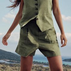 Zara High Rise Linen Blend Shorts In Khaki.....Size S. Viscose/Linen. Olive Green. Zipper Fly With Hook/Bar And Interior Button Closure. High Waisted. Belt Loops. Slanted Front Pockets. Faux Back Flap Pocket. Pleated Front. Waist Across 13.75". Front Rise 13". Hip Across 20.75". Inseam 4". Length About 15.75". New With Tag. Khaki Bermuda Bottoms For Summer, Versatile Bottoms With Built-in Shorts For Day Out, Zara Bottoms With Built-in Shorts, Solid Color Shorts For Summer Workwear, Khaki Short Bottoms For Vacation, Versatile Summer Shorts With Pockets, High-waisted Khaki Shorts For Work, Linen Shorts For Day Out, Khaki Short Length Vacation Bottoms