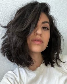 35 '90s Lob Inspo Pics To Bookmark Thick Haircut, 90s Lob, Neck Length Hair, Thick Hair Cuts, Haircuts Ideas, Shoulder Length Bob, Cute Haircuts, Lob Haircut, Inspo Pics