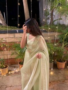 Farewell Sarees, Simple Saree Designs, Fancy Sarees Party Wear, Traditional Indian Dress, Simple Sarees, Chique Outfits, Indian Fashion Saree