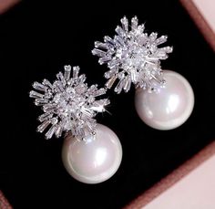 Diamonds & Pearl are women's best friend - in love with these!!! Chunky Pearl Necklace, Pearl Bridal Earrings, Snow Flower, Pin Earrings, Bridal Diamond Jewellery, Bridal Earrings Pearl, Pearl And Diamond Earrings, Pearl Bridal, Fancy Jewellery