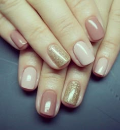 Low nail : la manucure multicolore avec ongle pailleté Gold Nail Designs, Nail Design Inspiration, Super Nails, Summer Nails Colors, Gold Nails, Love Nails, Trendy Nails, French Nails, Nail Art Design