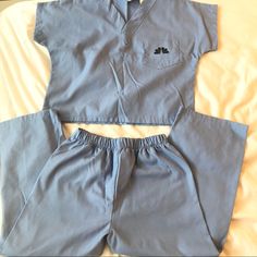 New Without Tag Doctor Scrubs. Size Kids 4. Comes With Top And Bottom With Stretchy Waist Band. Scrubs Material. Has The Nbc News Logo On The Top Pocket. Bought In New York But Never Worn By Anyone! Buy Asap And I Can Ship Tomorrow So You Get It By Halloween! News Logo, Doctor Scrubs, Grays Anatomy, Nbc News, You Get It, Greys Anatomy, Kids Costumes, Waist Band, Matching Sets