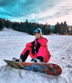 Female Snowboarders, Female Portrait Poses, Apres Ski Outfits, Snowboarding Trip