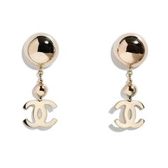 Chanel 21s Gold Metal Balls Link Chain Cc Logo Large Dangle Drop Stud Earrings ********** Chanel ********** Brand: Chanel Size: (2 Inches Long) (0.75 Inch Wide Cc Long) Name: Ball Link Color: Gold Style: Dangle Drop Earrings Season: 21s Style#: Ab6113 B05545 Nc154 Material: Metal Screw Back, Pierced Cc Big Ball Circle Studs Ball Link Strand Chain Dangle Drop With Large Cc Logo Gold Metal Cc Material Sold Out Worldwide, Extremely Rare Brand New In Box, With Tags And Dust Bag, Full Set 100% Authen Chanel Stud Earrings, Vintage Chanel Earrings, Earrings Chanel, Chanel Jewelry Earrings, Silver Crystal Earrings, Black And White Earrings, Chanel Brand, Gold Chanel, Clover Earrings