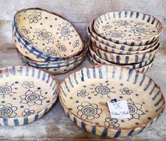 Pottery Painting Designs, Diy Decor Ideas, Home Diy Ideas, Hand Built Pottery, Budget Home, Home Diy Decor