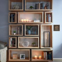 Books On Wall Shelves, Floating Book Shelves Living Room, Bedroom Bookshelf Wall, Book Shelves On Wall, In Wall Shelves, Book Shelves Wall, Shelves On Wall, Bookshelf Floating, Bookshelves Living Room