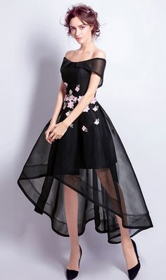 Delicate Gown, Prom Dress Black, Robes D'occasion, Dress With Embroidery, Tulle Evening Dress, Beauty Dress, Black Prom Dresses, Embroidery Fashion, Embroidery Dress