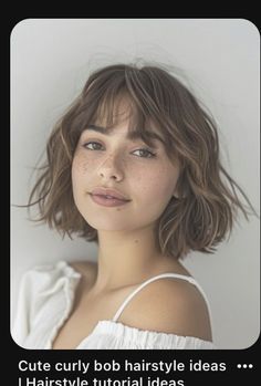 Wavy Bob Side Bangs, Short Bob With Texture, Layered Bob Hairstyles For Wavy Hair, Summer Blonde Bob, Short Hair On Thick Hair, Short Curly Bob With Fringe, Short Wavy Hair With Fringe, Cute Bob With Bangs, Short Bob Wedding Hair