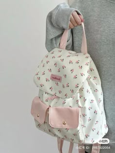 Aesthetic Schoolbag, Pink Bag Style, Tas Aesthetic, Nature Creatures, Coquette Bag, School Bag Essentials