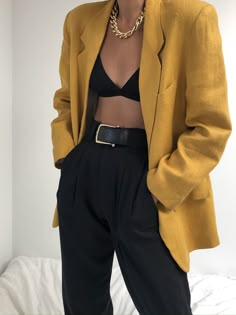 Nail Summer, Cooler Style, Outfit Autumn, Yellow Blazer, Nails Winter, Dress Winter, Yellow Outfit, Outfit Jeans, Ideas Outfit