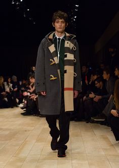 Mens Duffle Coat, Burberry Menswear, Lapo Elkann, Mens Overcoat, Burberry Outfit, Tracksuit Jacket, Smart Casual Outfit