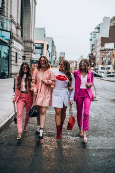 // s t r u t t i n g i t Travel Looks, Fashion Week Trends, Pink Suit, Pink Party, Fashion Blogger Style, Ladies Night, Night Party, Fashion Board