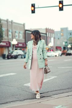 Light Green Blazer Outfit, Pink Slip Dress Outfit, Easter Fits, Green Blazer Outfit, Sneakers Outfit Spring, Pregnancy Fashion Spring, Maternity Outfit Ideas, Spring Maternity Outfits, Pregnant Outfit