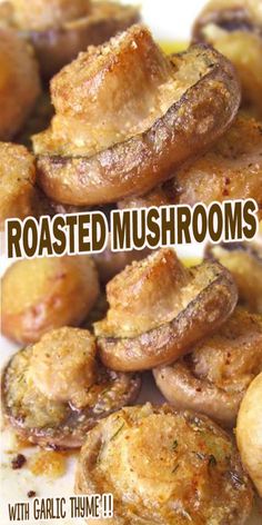 Looking for the ultimate side dish for Thanksgiving?! Look no more! this super-easy roasted mushrooms with garlic and thyme is an awesome addition to any Thanksgiving table. Roasted Garlic Mushrooms, Garlic Mushrooms, Roasted Mushrooms, God Mat, Veggie Side Dishes, Think Food, Diet Keto