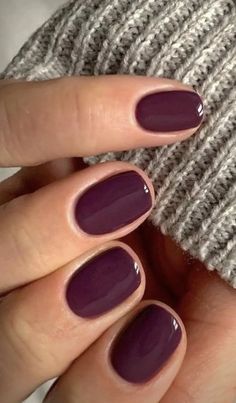 15 chic minimalist fall nail ideas and winter nail designs you don't want to miss! I'm definitely getting #6 tomorrow - I just can't help myself! Too cute! autumn nail ideas | September nails October nails winter nail trends #nails #fallnails #winternails #manicure #minimalist Nails For Bride, Wedding Nails Glitter, Subtle Nails, Colorful Nails, Casual Nails, Wedding Nails For Bride, Nails Wedding