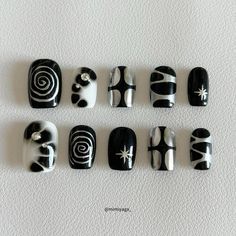 Black And White Hand Nails, Black Nail White Design, Nails Design White And Black, Black Designed Nails, Cool Nail Designs Black, Black Monochrome Nails, Black Nails Ideas Glitter, Nail New Design, White And Black Nail Designs