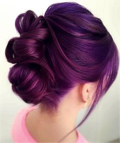 Color Block Hair, Light Purple Hair, Dark Purple Hair, Plum Hair, Dyed Hair Purple, Fashion Shades, Lilac Hair, Curly Haircuts, Pastel Lilac