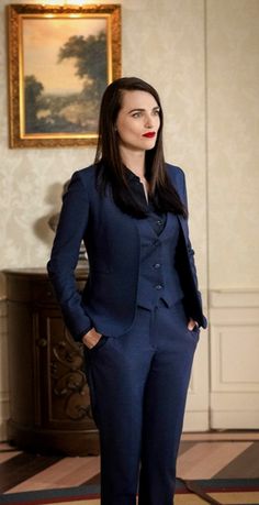 Chyler Leigh Supergirl, Look Working Girl, Woman In Suit, Lesbian Fashion, Look Office, Lena Luthor, Katie Mcgrath, Woman Suit Fashion, Androgynous Fashion