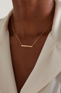 Chopard launched its 'Ice Cube' collection in 1999 and it's been a staple ever since. Cast from 18-karat gold, this 'Pure' necklace has a slim chain strung with a diamond-encrusted pendant. Wear yours solo or layered with the brand's other styles. Chopard Ice Cube, Chopard Necklace, Ice Necklace, Cube Necklace, Gold Diamond Necklace, Jewellery Ideas, Luxury Rings, Ice Cube, Jewellery And Watches