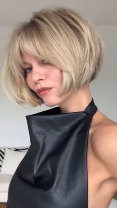 Unique Hair Dye, Blonde Hair With Fringe, 12 Archetypes, Hair Dye Techniques, Modern Pixie, Dye Techniques, Bob Haircut For Fine Hair, Unique Hair, Short Layered Haircuts